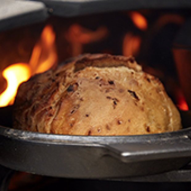 Bread with sun-dried tomatoes